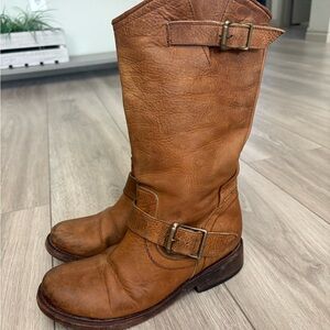 Free Bird by Steven CRSBY Crosby Distressed Engineer Biker Boots Women's 6